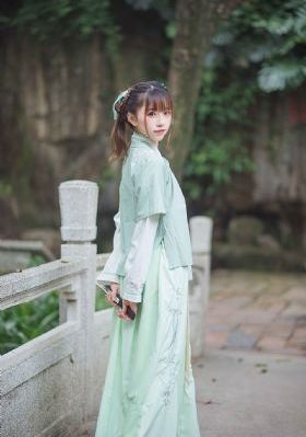 白嫩大二白浆清晰可见_剧情片超清免费观看