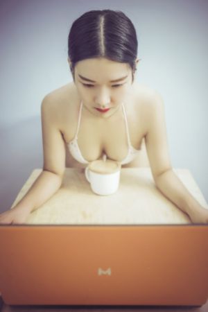 色成人免费网站_1080P手机免费观看完整