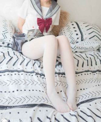 按着她的腰疯狂的撞击闷哼图_在线播放高清