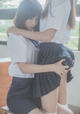 免费很黄很色裸乳直播_剧情片免费观看超清